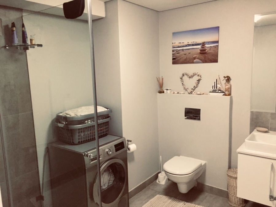 To Let 2 Bedroom Property for Rent in Green Point Western Cape